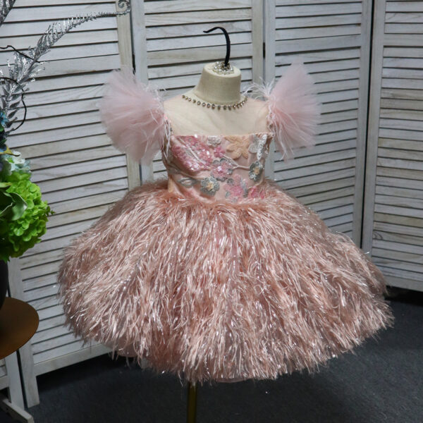 Pink fly-sleeved flower short children's clothing, birthday party dress, wedding dress and beauty pageant dress