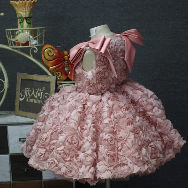 Pink three-dimensional flower short dress and vest style, pink and sweet, sweet, hosting performance, fashion show