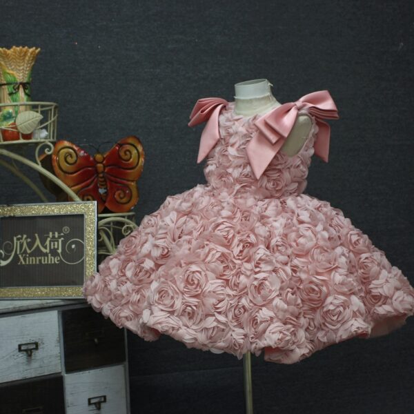 Pink three-dimensional flower short dress and vest style, pink and sweet, sweet, hosting performance, fashion show
