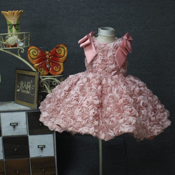 Pink three-dimensional flower short dress and vest style, pink and sweet, sweet, hosting performance, fashion show