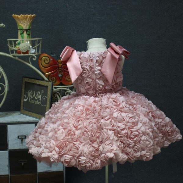 Pink three-dimensional flower short dress and vest style, pink and sweet, sweet, hosting performance, fashion show